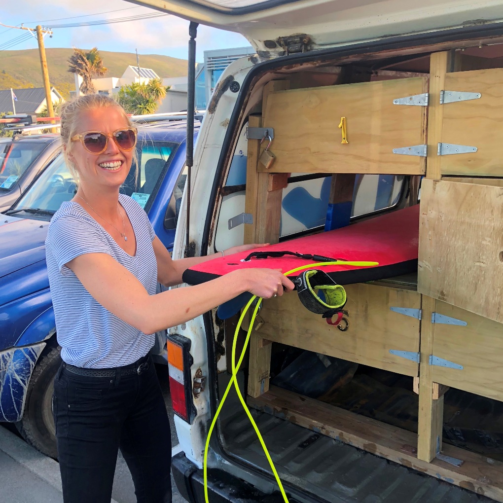 Surf locker - How it works - locker van
