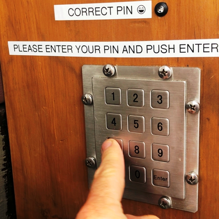 Surf locker - How it works - lock